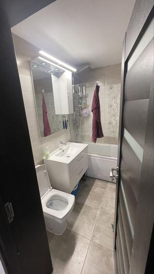 Apartament cu 3 camere nedecomandat în Nicolae Bălcescu