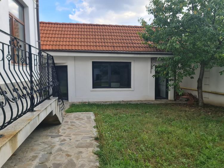 Casă individuală cu 5 camere cu Canalizare în Nord