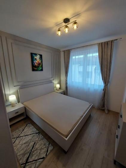 Apartament cu 3 camere semidecomandat, mobilat în Florești
