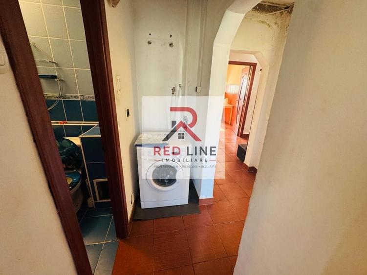 3 camere, decomandat, 2 balcoane,termositem,gaze in  zona semicentrala - 9