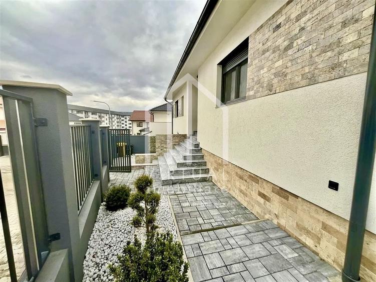 Casă individuală cu 4 camere cu Canalizare în Șelimbăr