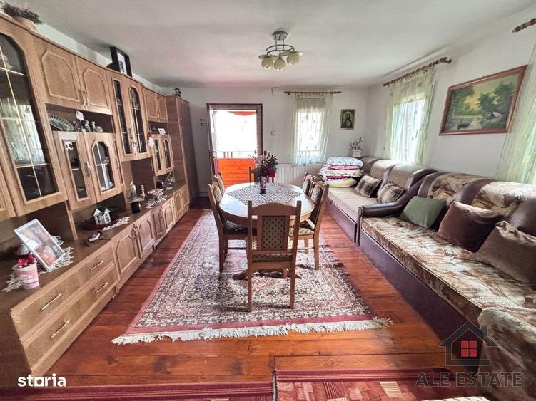 Casă cu 4 camere în Ocoliș