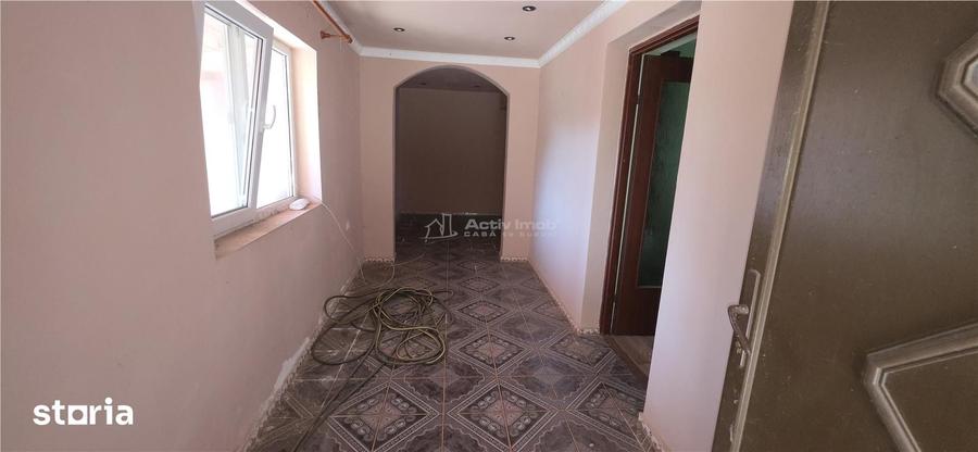 Casă cu 4 camere cu Teren 1720 Mp în Central