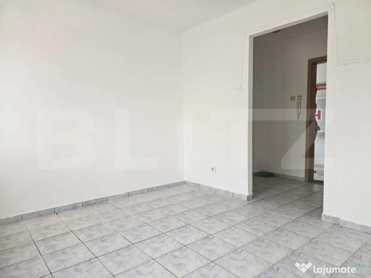 Apartament cu 7 camere decomandat în Complex Studențesc