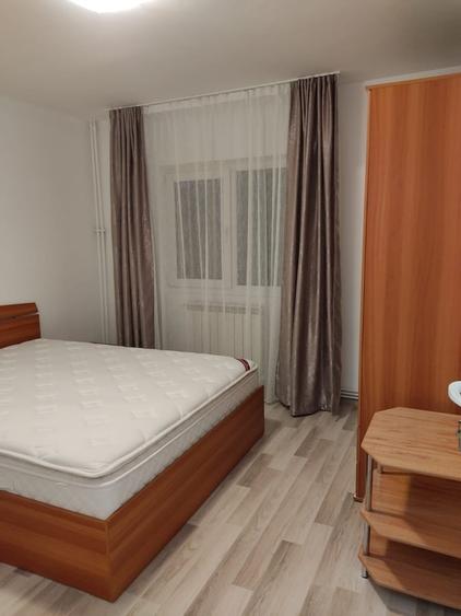 Apartament cu 3 camere decomandat în Gorjului