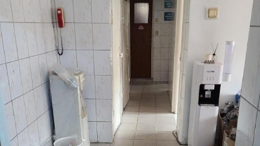 Apartament cu 3 camere semidecomandat în Sud