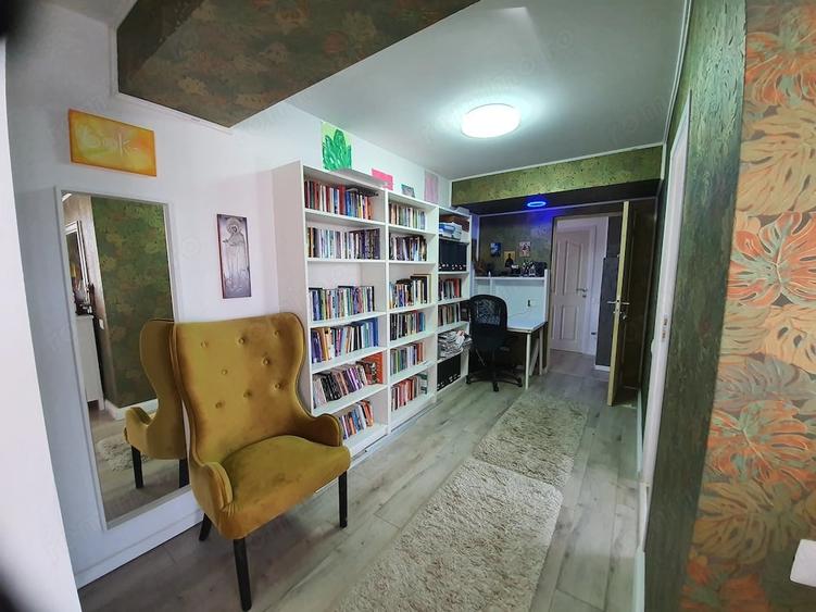 Casă cu 9 camere cu Teren 622 Mp în Sud