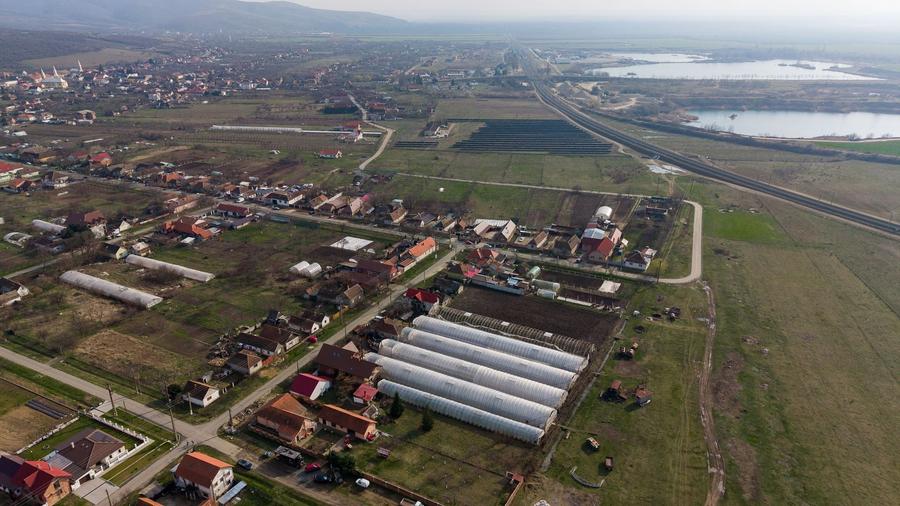 Casă individuală cu 2 camere cu Canalizare în Cuvin