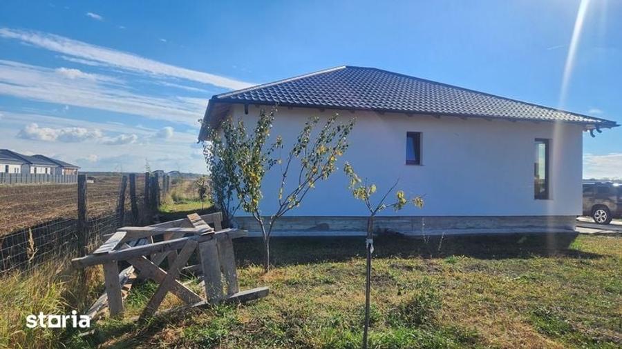 Casă cu 3 camere cu Teren 130 Mp în Prundu