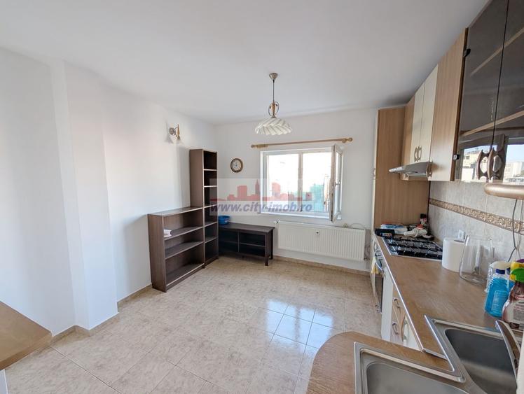 Apartament cu 2 camere decomandat în Victoriei