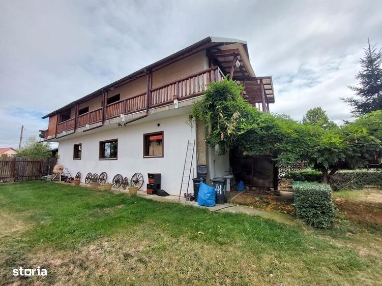 Casă cu 4 camere în Teiș