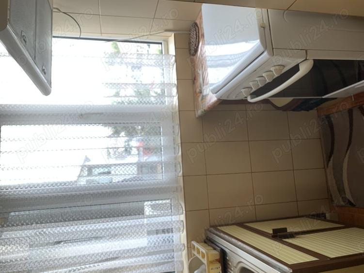 Apartament cu 3 camere decomandat în Caracal