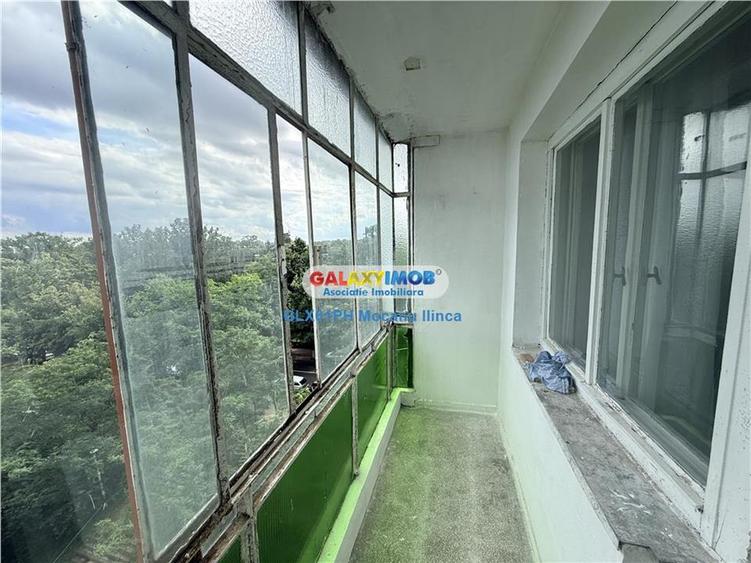 Apartament cu 3 camere semidecomandat în Cina