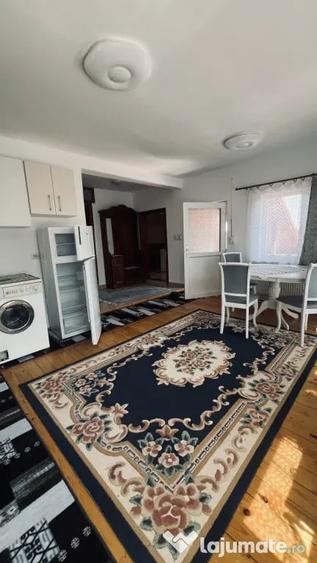 Apartament cu 3 camere decomandat în Chișoda