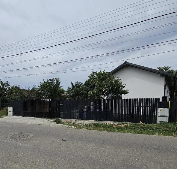 Casă cu Teren 800 Mp în Păulești