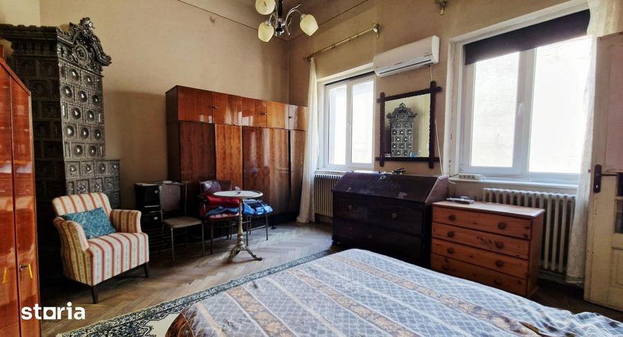 Apartament cu 5 camere în Victoriei
