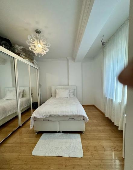Apartament cu 3 camere decomandat, mobilat în Mazepa 2