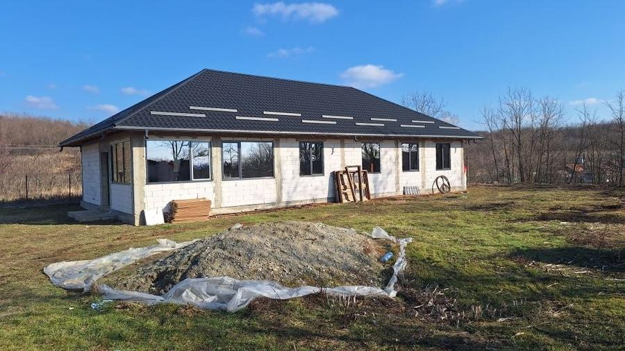 Casă cu 4 camere în Dienci