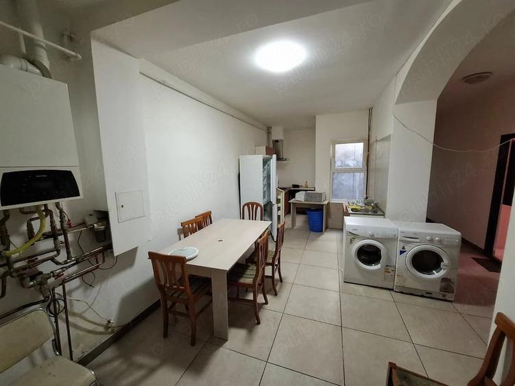 Apartament cu 6 camere decomandat în Central