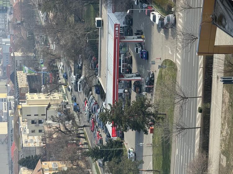 Proprietar apartament 3 camere , 71 mp + boxa, la 5 minute de centru - 2