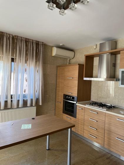 Casa spatioasa – zona Centrala - 3