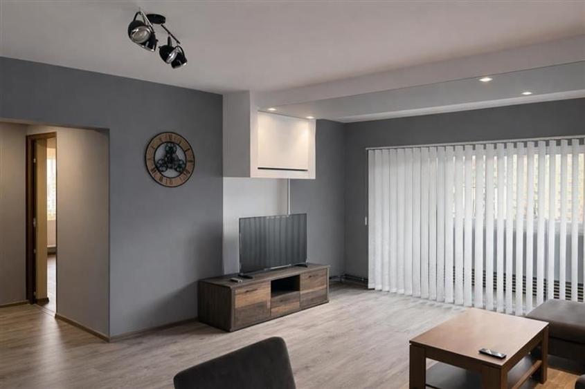 Proprietate personalizata, mobilata si echipata, Central, Brasov - 8