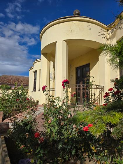 Cenad-Ultracentral-2 fronturi- Casa cu ahitectura deosebita - 1