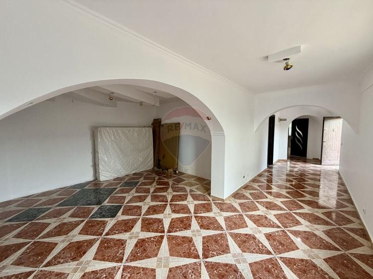 Casa / Vila cu 8 camere - 10