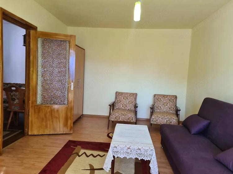 Apartament cu 2 camere decomandat în Piața Centrală