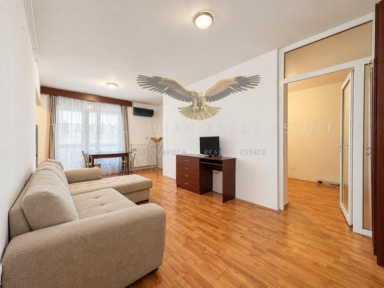 Apartament cu 2 camere semidecomandat, mobilat în Central