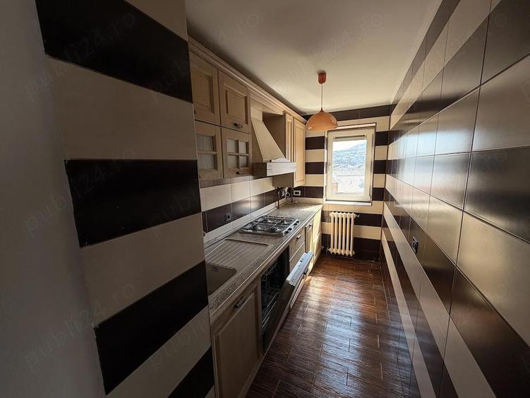 Inchiriez apartament mobilat 4 camere 74,22 mp situat in Piatra Neamt str. Mihai Viteazu - 3