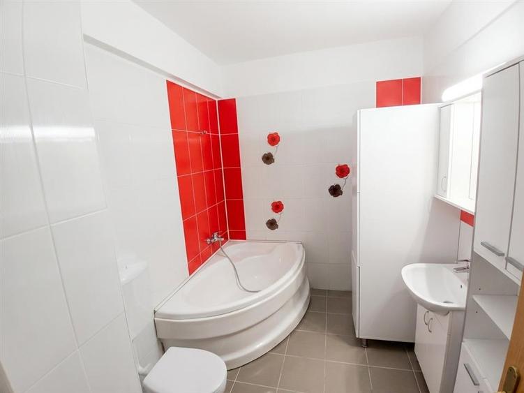 Apartament cu 2 camere decomandat în Iosia