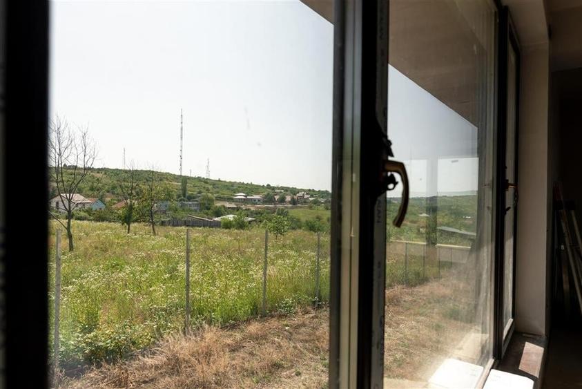 Casa cu living+3 camere cu panorama si teren mare pe Sofiei - 10