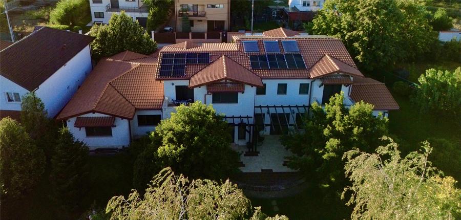 Chitila langa Lacul cu Nuferi si Padure - 22