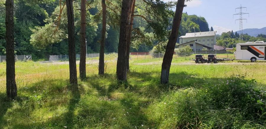 Teren intravilan 1.500 mp in Sacele – utilitati, platforma betonata si potential - 2