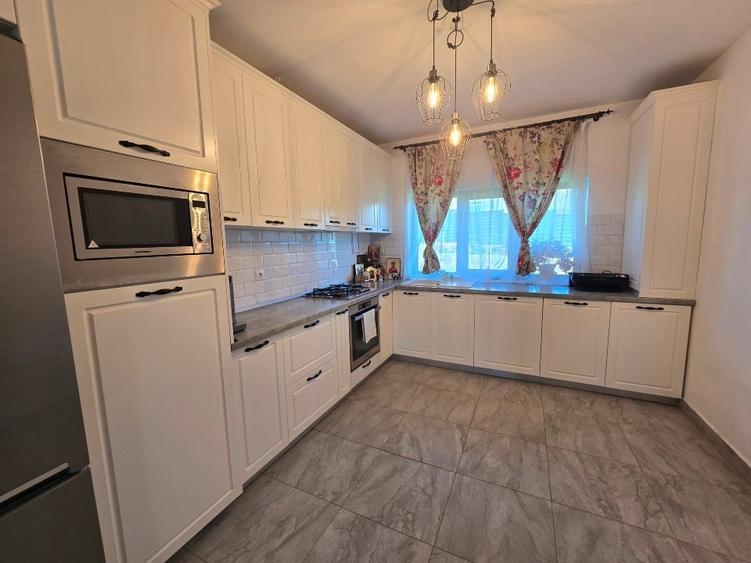 Casă individuală cu 3 camere cu Teren 560 Mp în Valea Adâncă