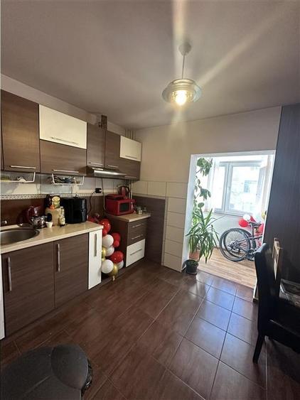 Apartament 3 camere, decomandat, et. intermediar- Nicolina - 9