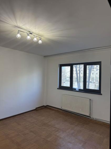 Etajul 1 ultracentral Bacau, apartament, renovat, prima inchiriere, Casa de cultura - 8