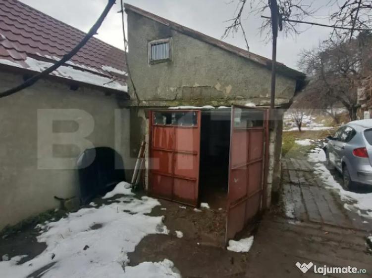 Casa de renovat cu teren generos 1.400 mp Codlea - 2