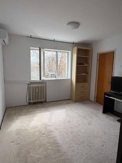 Garsoniera luminoasa si calduroasa, cartier Tei, sector 2 - 4