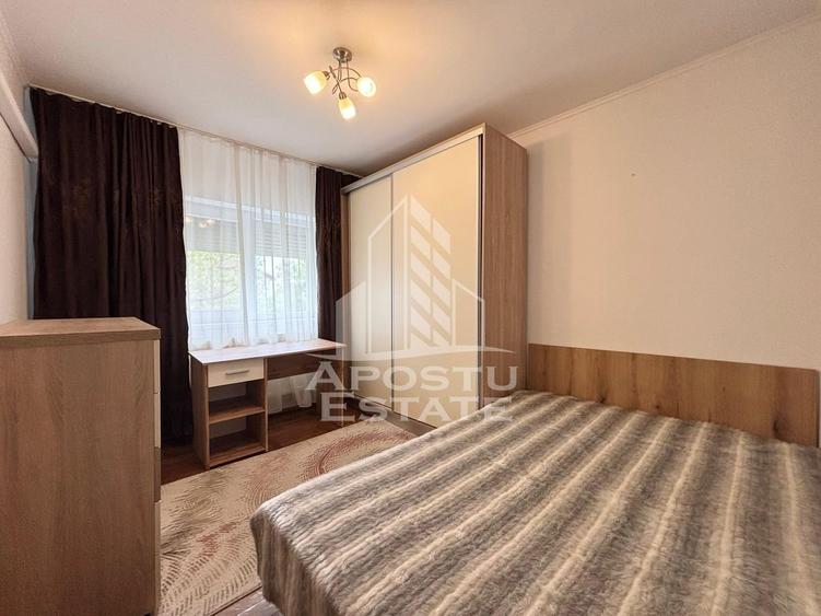 Apartament cu 3 camere, decomandat, zona Aradului - 1