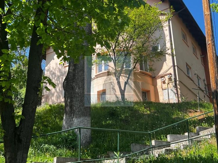 Apartament cu 2 camere semidecomandat, mobilat în Griviței Apartament cu 2 camere semidecomandat, mobilat în Griviței