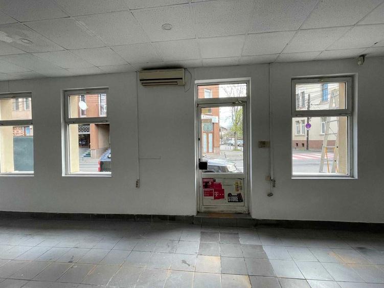 inchiriere spatiu comercial , zona centrala 80 m2 ,str Paris 9 , pret 3000 ron cu TVA inclus - 2