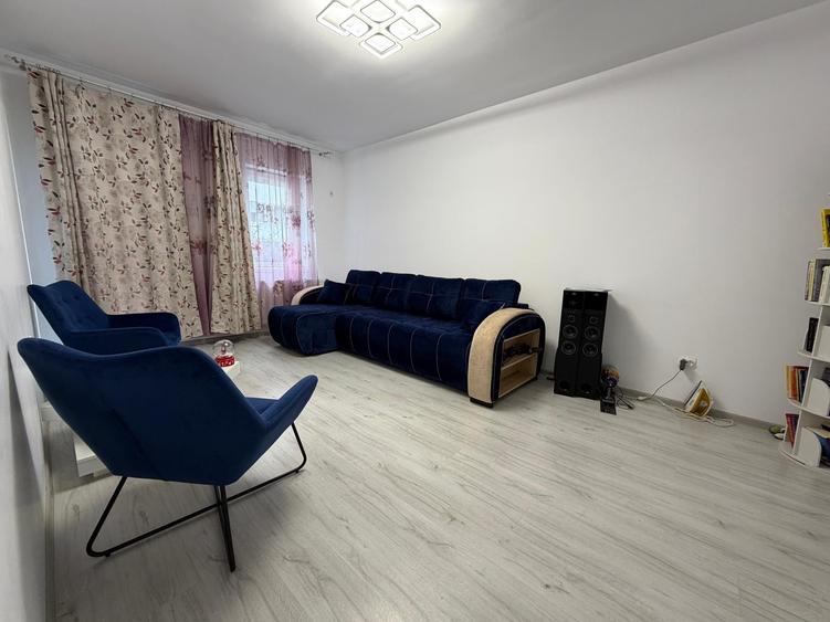Apartament 2 camere - curte  27mp -  loc de parcare - Metrou Berceni 15minute - 3
