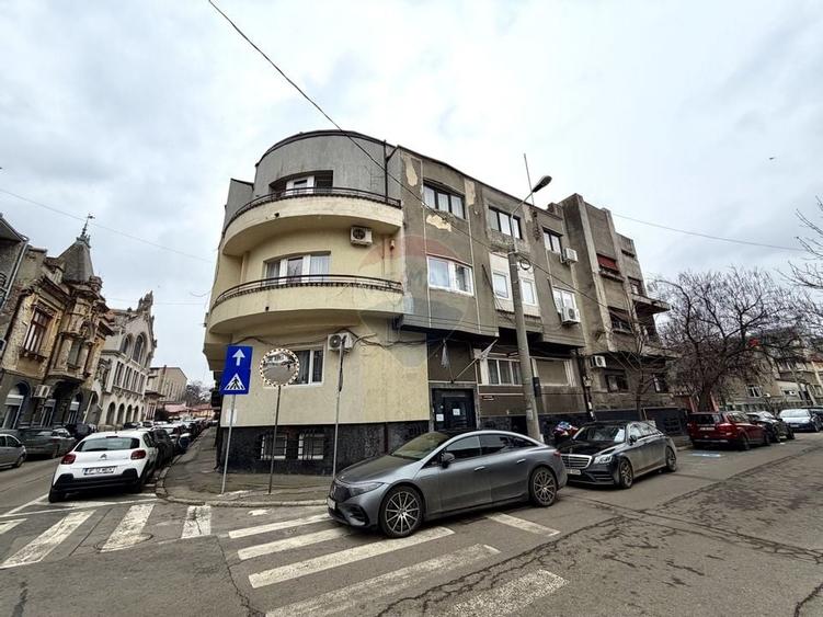 Apartament 3 Camere de vanzare Str. Popa Soare - 1