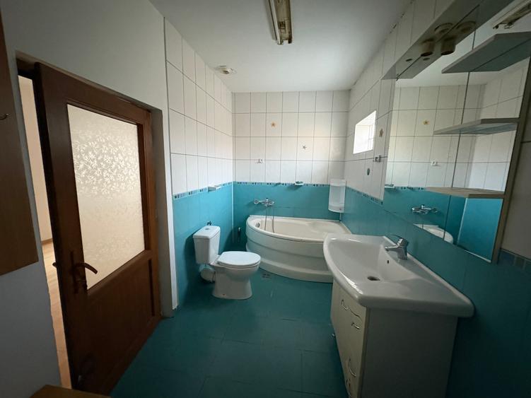 Casa de vânzare - Constanta - 6 CAMERE-147 mp. totali ( fără curtea interioară) - 17