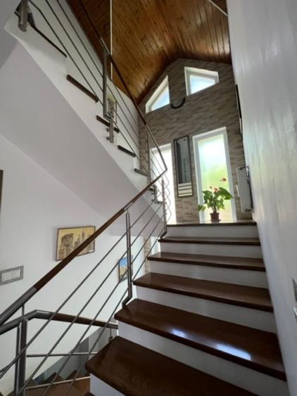 Dealul Florilor VILA D+P+M 240mp finisata, mobilata cu 530mp teren! - 11