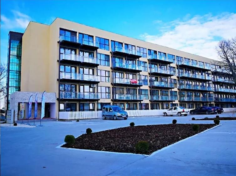 Garsoniera de vanzare in Saturn 200 m de plaja - 1