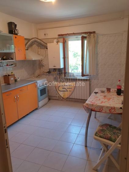Vanzare apartament 3 camere Constanta , Faleza Nord , centrala gaze, de renovat Vanzare apartament 3 camere Constanta , Faleza Nord , centrala gaze, de renovat