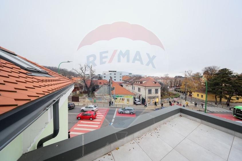 Constructie comerciala P+2 functiuni mixte  - str. Iuliu Maniu - 16